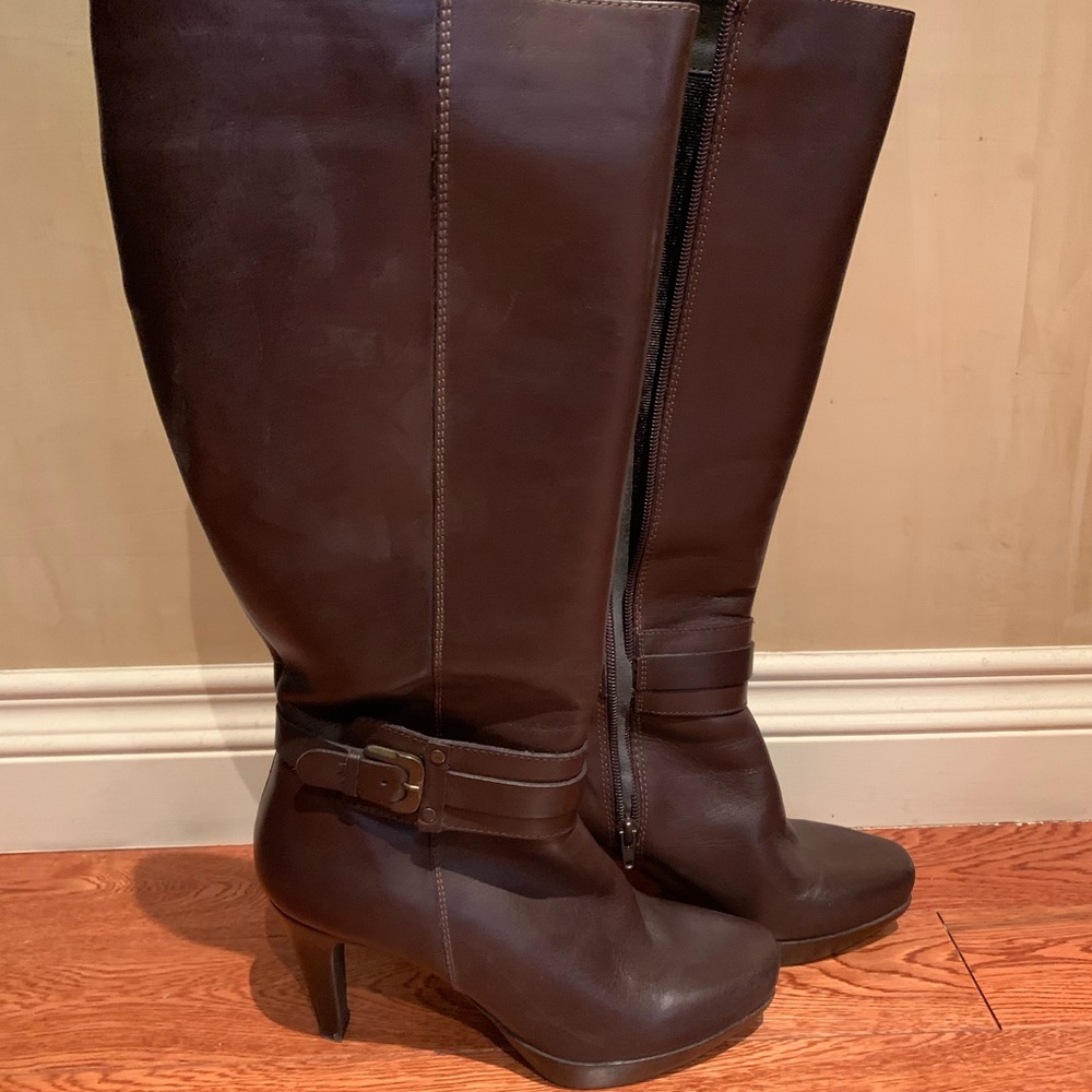 Heeled boots- real leather